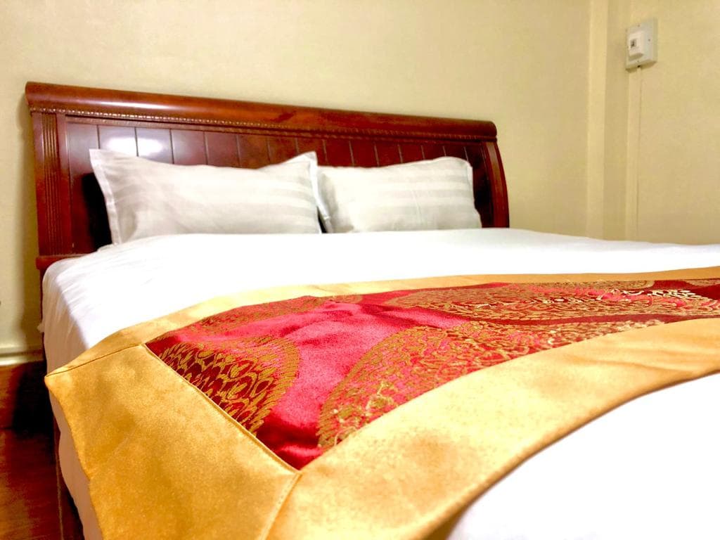 Lily Hotel